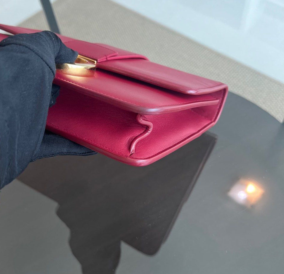 30 Montaigne - Sac bandoulière moyen en cuir de veau rouge GHW — Kovancy