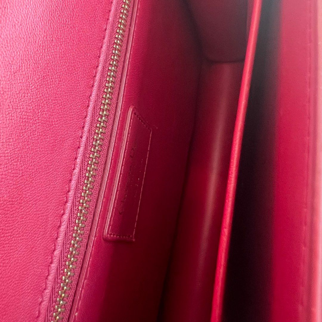 30 Montaigne - Sac bandoulière moyen en cuir de veau rouge GHW — Kovancy