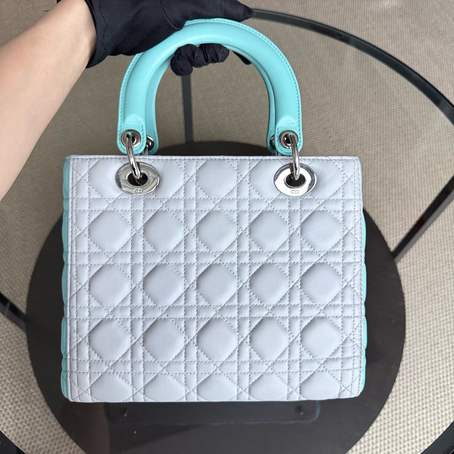 Lady Moyen - Cuir d'agneau Cannage bicolore cyan gris gris matériel argenté — Kovancy