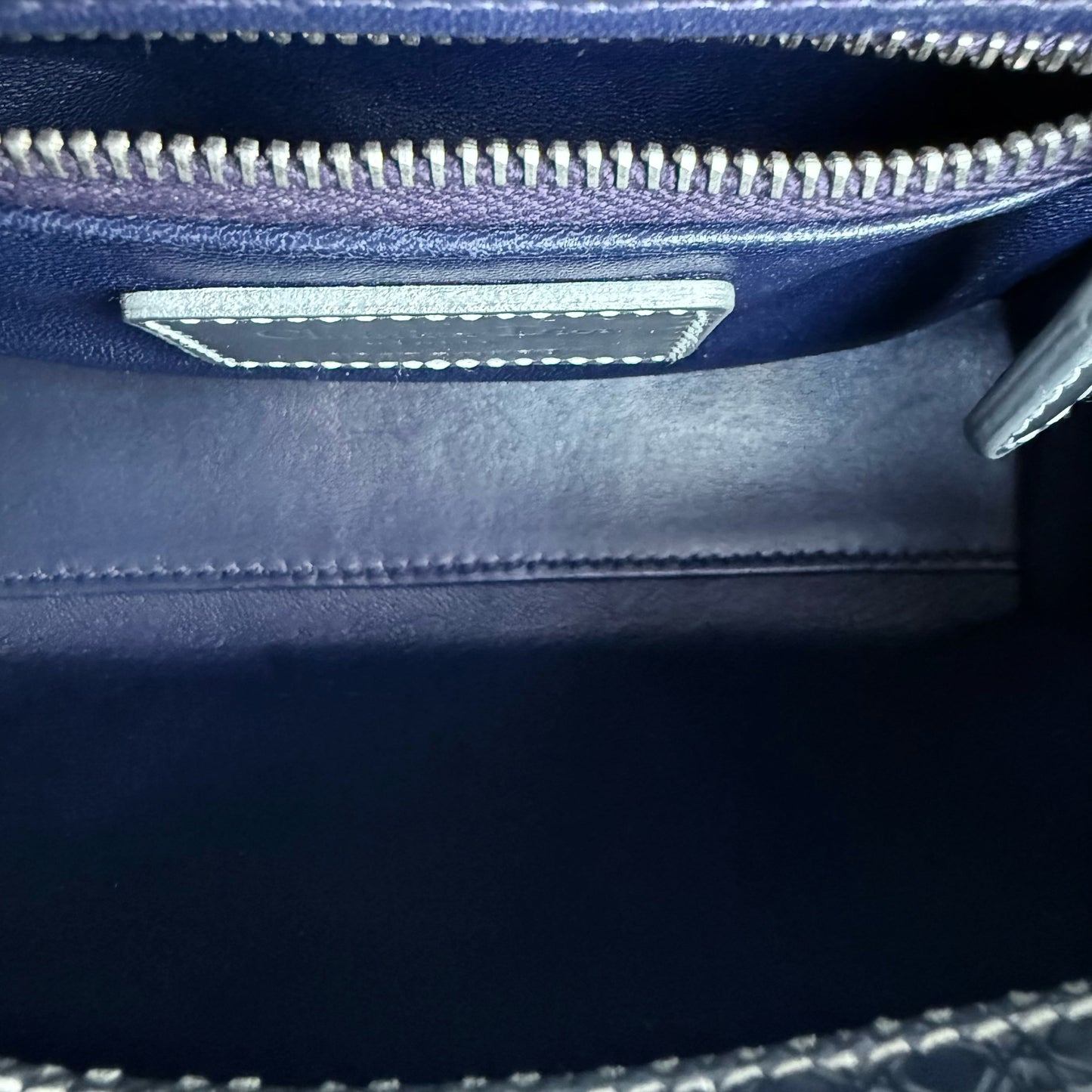 Lady Mini - Micro Cannage Métallique Bicolore Argent Bleu Foncé Quincaillerie Argentée — Kovancy