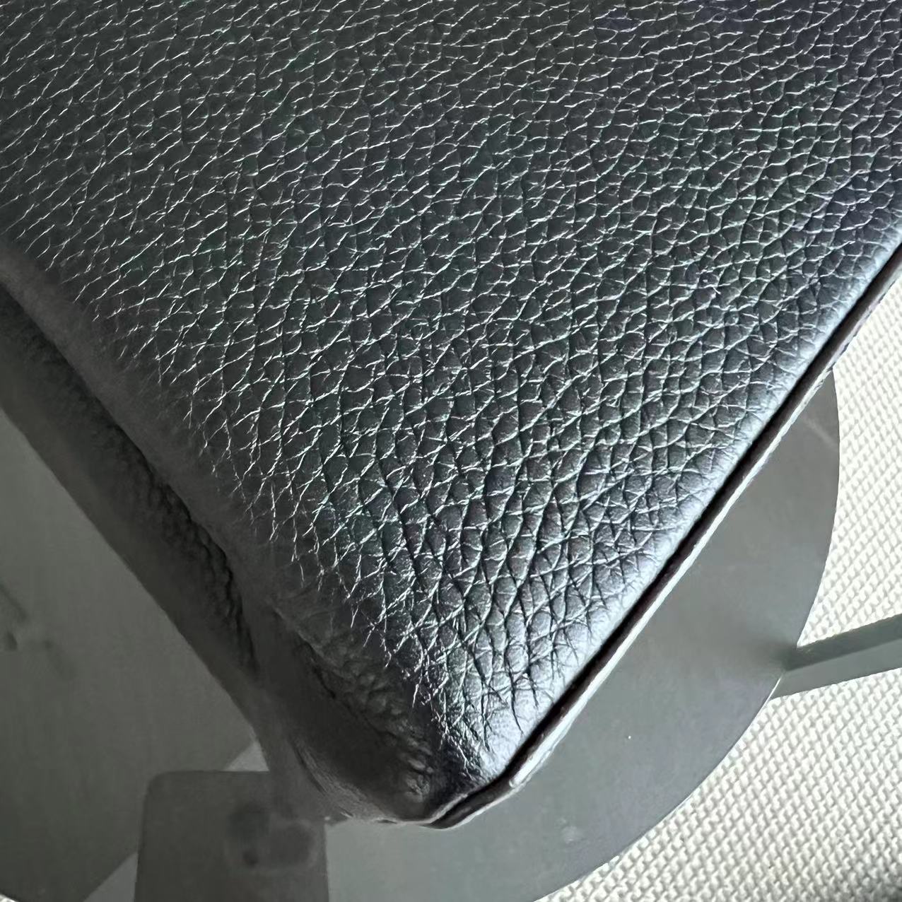 LV Capucines BB Cuir de veau grainé Noir Quincaillerie argentée Louis Vuitton