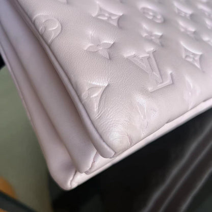 LVT Coussin PM Puffy Lambskin Violet Clair Matériel Doré