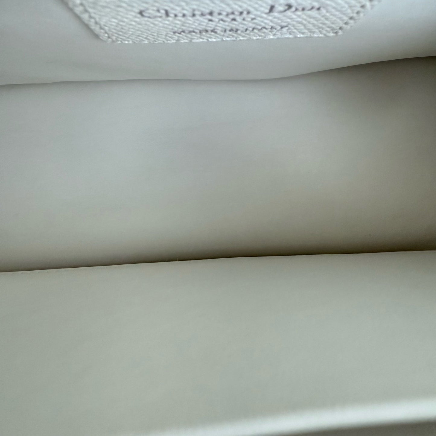 30 Montaigne - Cuir de veau grainé blanc, accastillage argenté — Kovancy