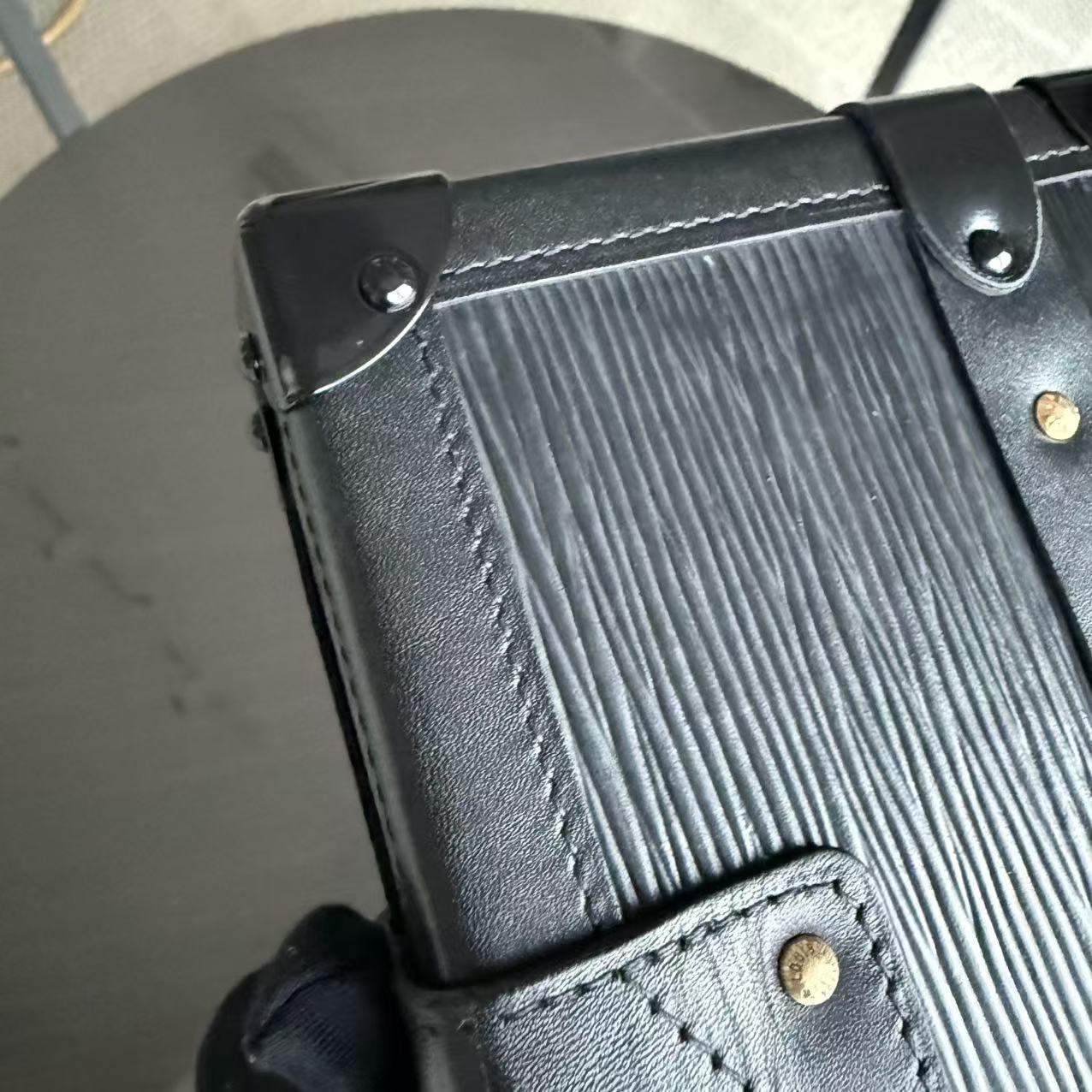Petite Malle - Sac bandoulière en cuir noir EPI - Kovancy