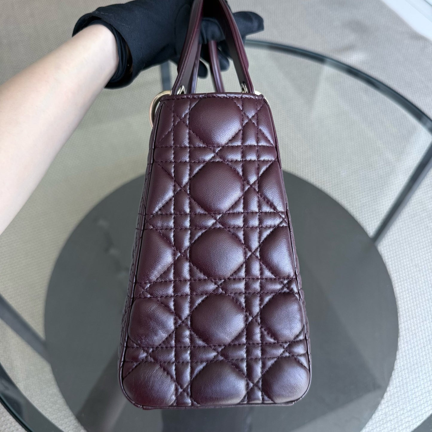 Lady Moyen - Cuir d'agneau Cannage Bordeaux foncé Rouge Quincaillerie dorée SANS SANGLE — Kovancy