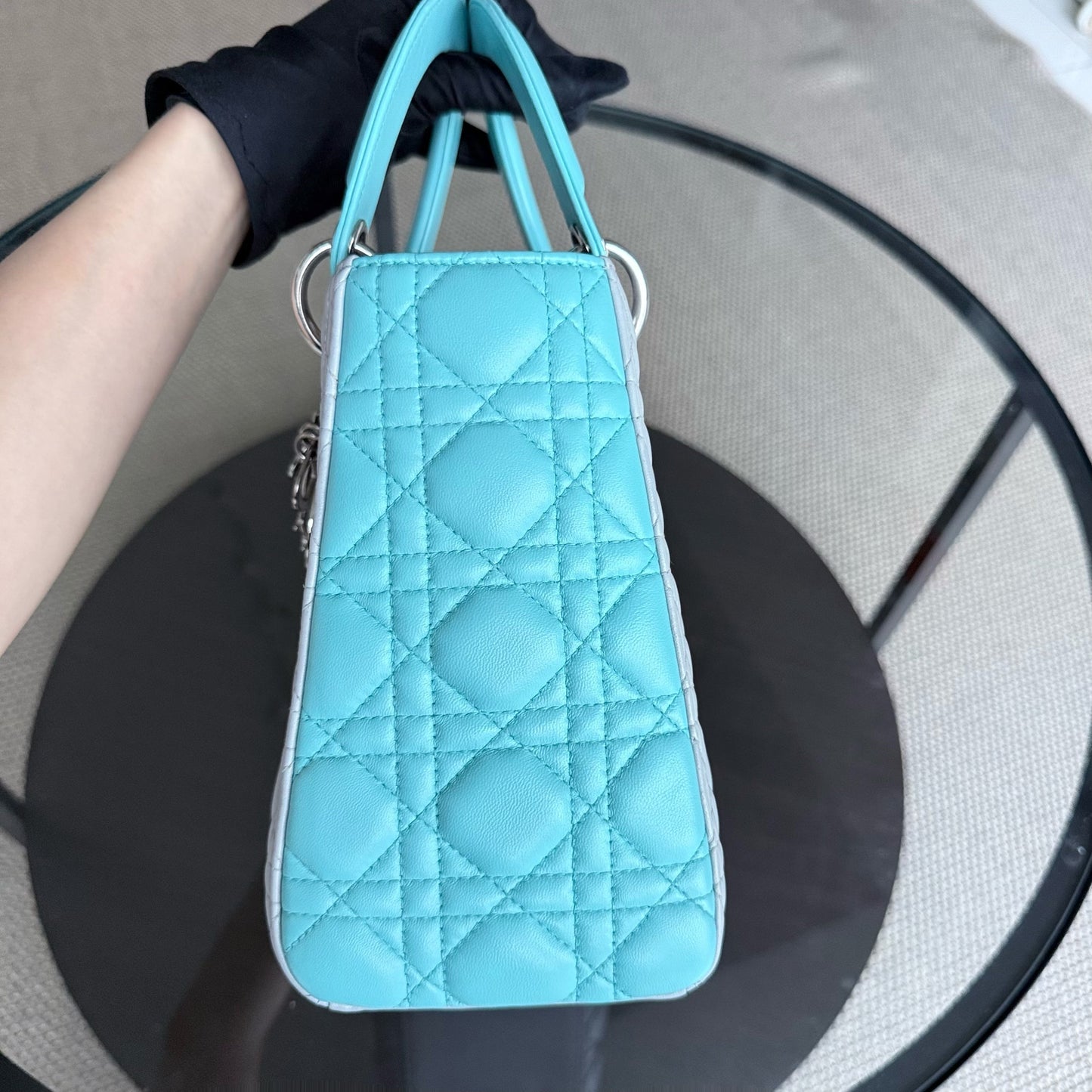 Lady Moyen - Cuir d'agneau Cannage bicolore cyan gris gris matériel argenté — Kovancy