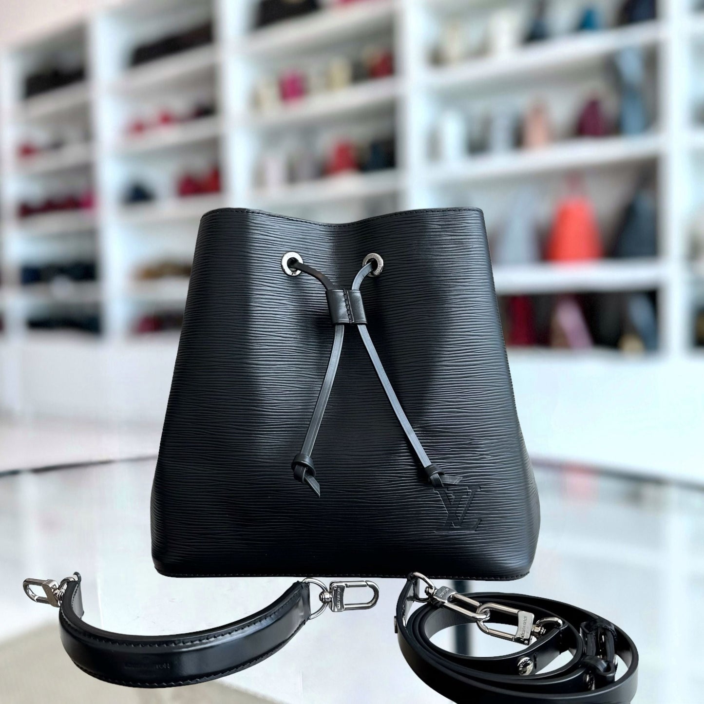 Sac seau Neo Noe MM en cuir EPI Noir SHW - Kovancy