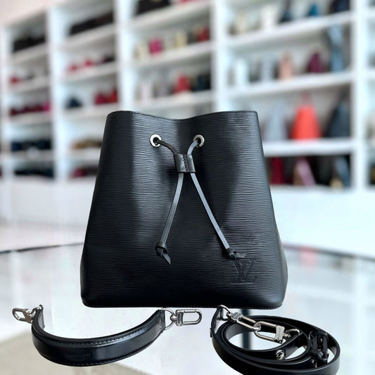 Sac seau Louis Vuitton LV Neo Noe MM en cuir EPI Noir SHW