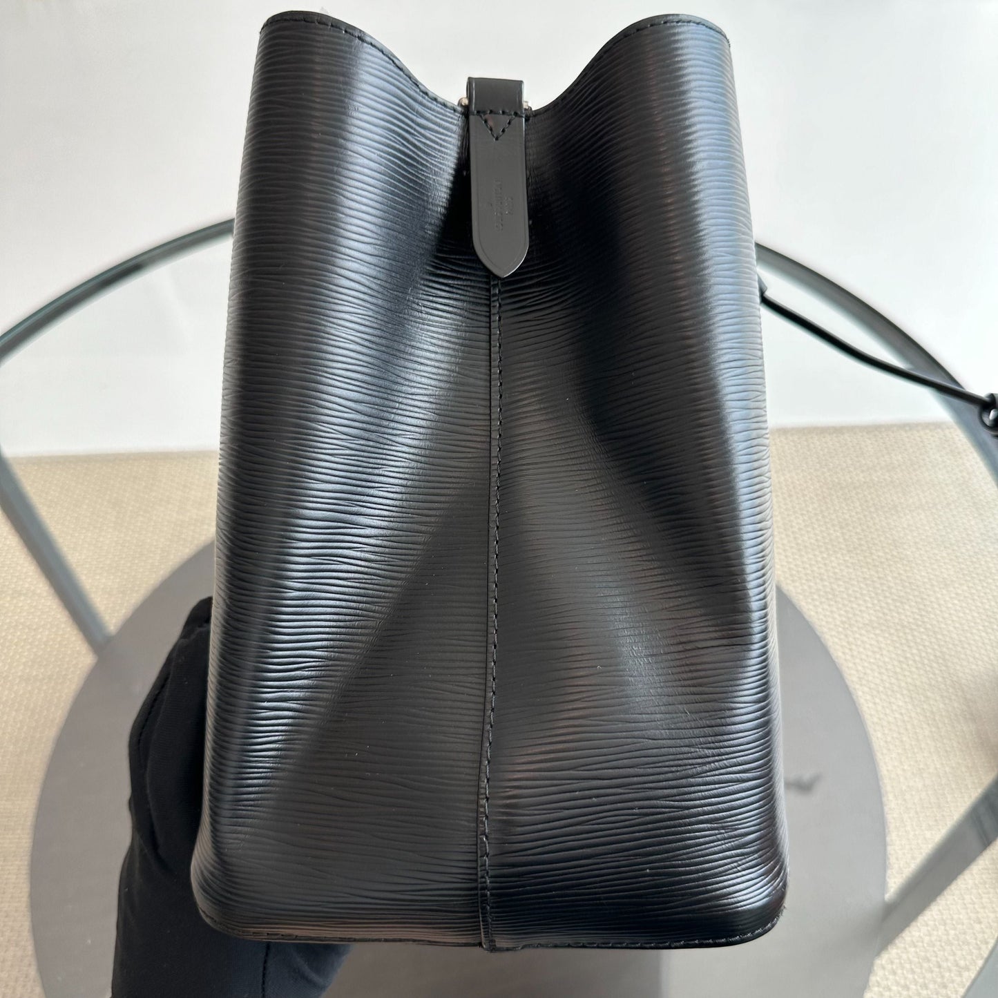 Sac seau Neo Noe MM en cuir EPI Noir SHW - Kovancy