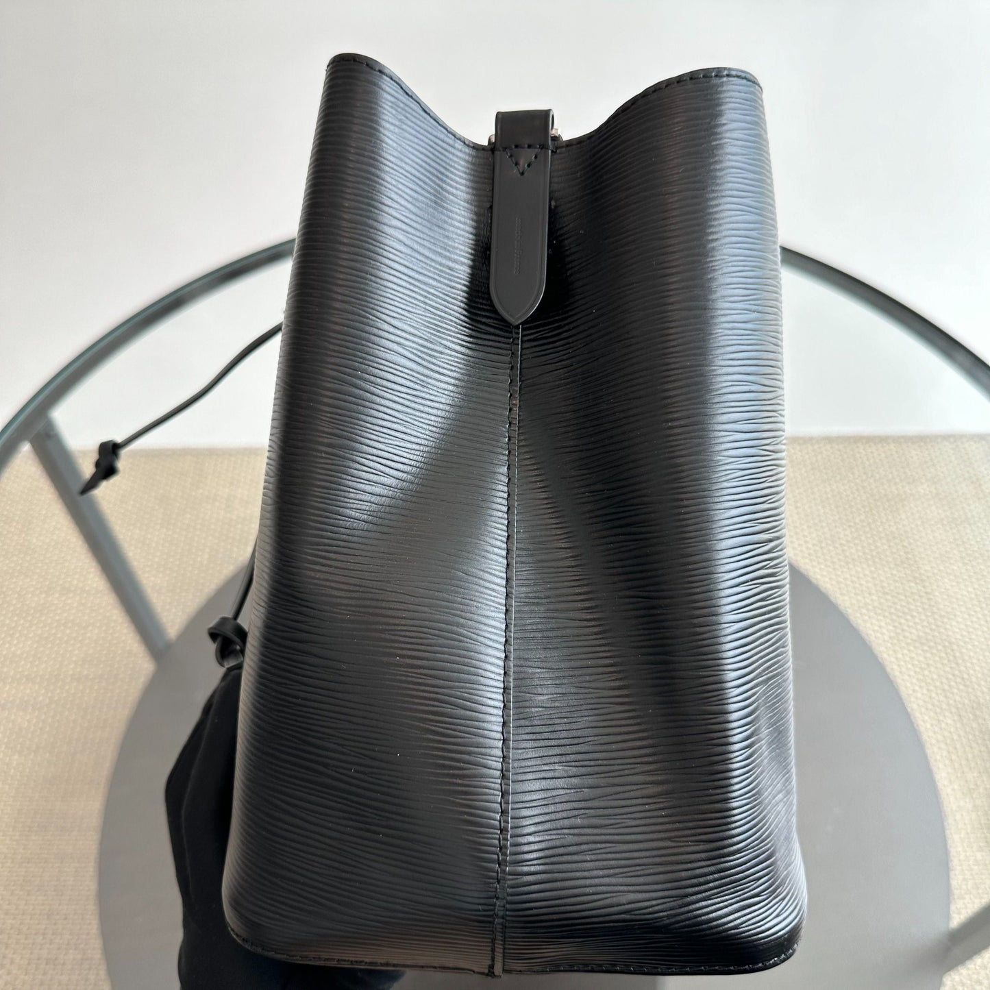Sac seau Neo Noe MM en cuir EPI Noir SHW - Kovancy