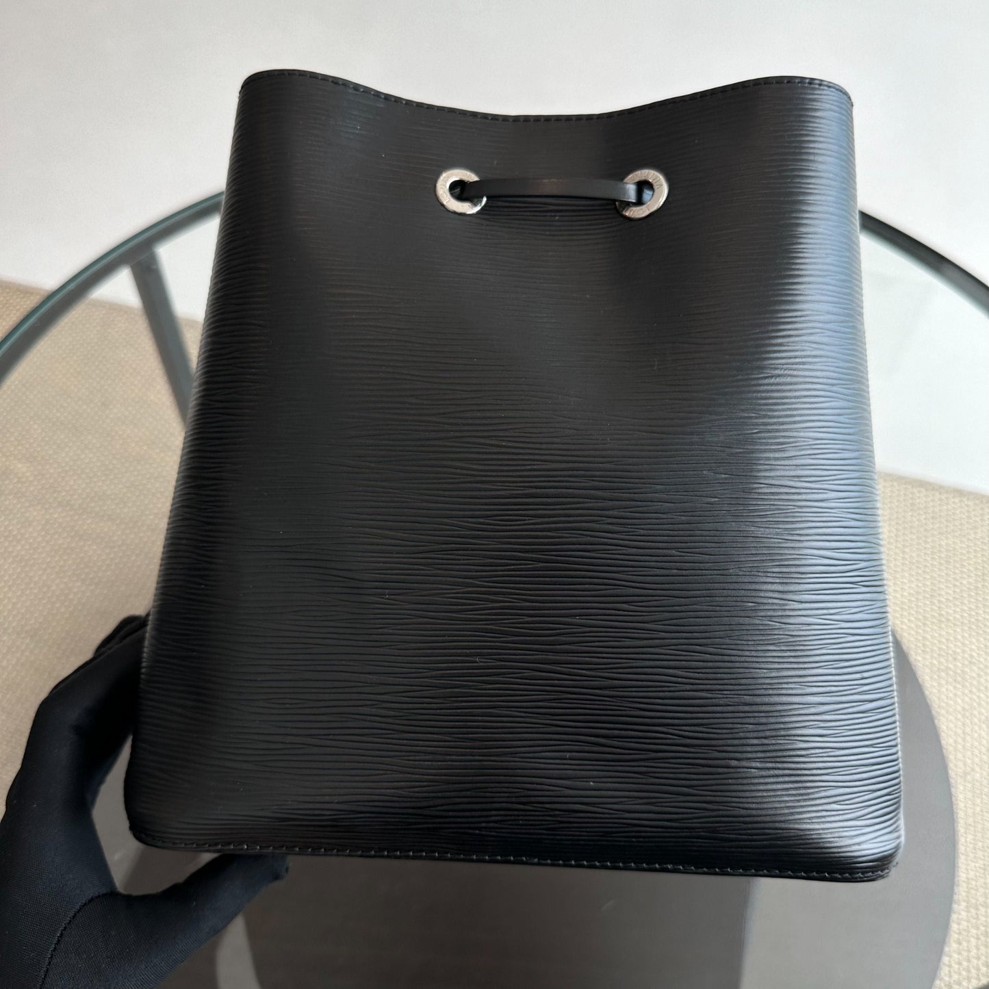 Sac seau Neo Noe MM en cuir EPI Noir SHW - Kovancy