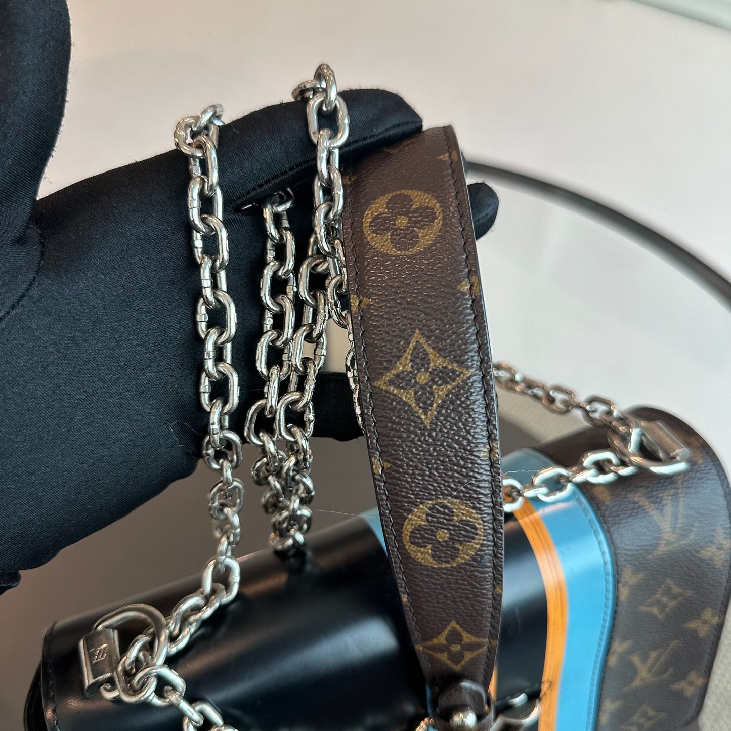Twist MM Édition limitée Monogram Canvas Leather - Kovancy
