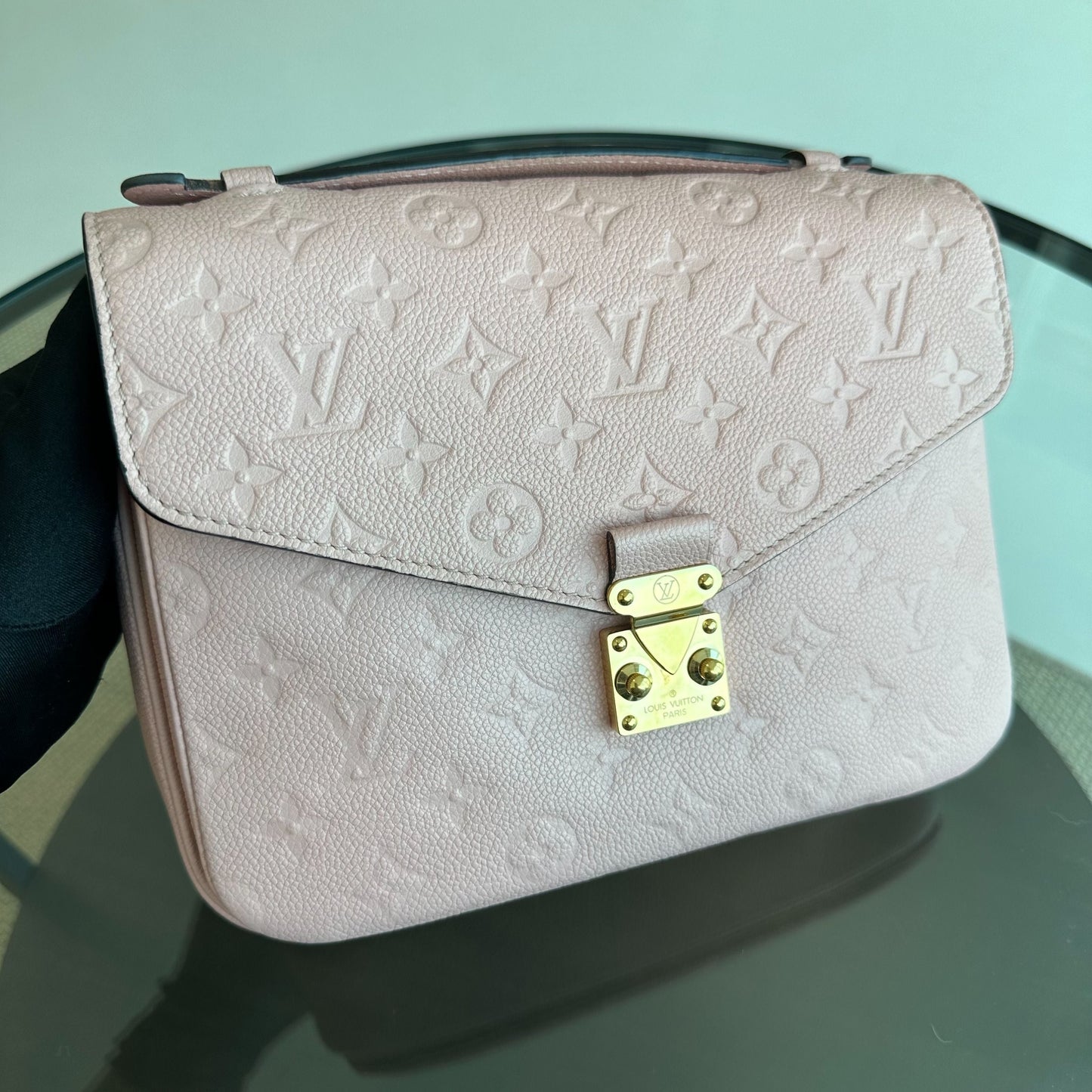 Pochette Metis Sakura Cuir de veau rose GHW — Kovancy