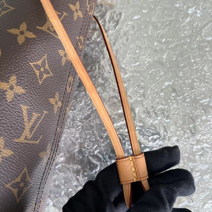 Louis Vuitton LV Neverfull MM Monogram Canvas Leather