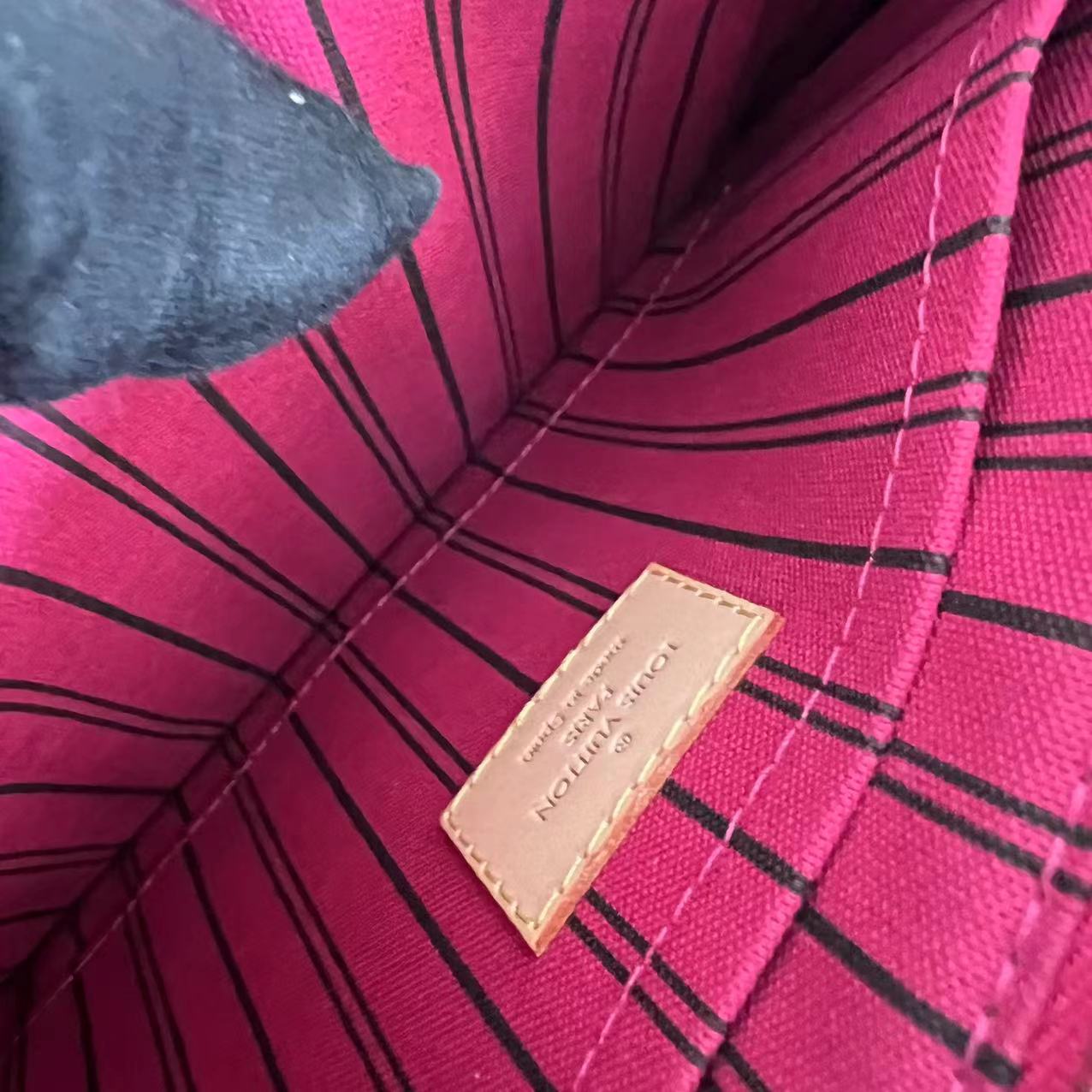 Louis Vuitton LV Neverfull MM Monogram Canvas Leather