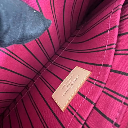 Louis Vuitton LV Neverfull MM Monogram Canvas Leather