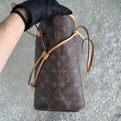 Louis Vuitton LV Neverfull MM Monogram Canvas Leather